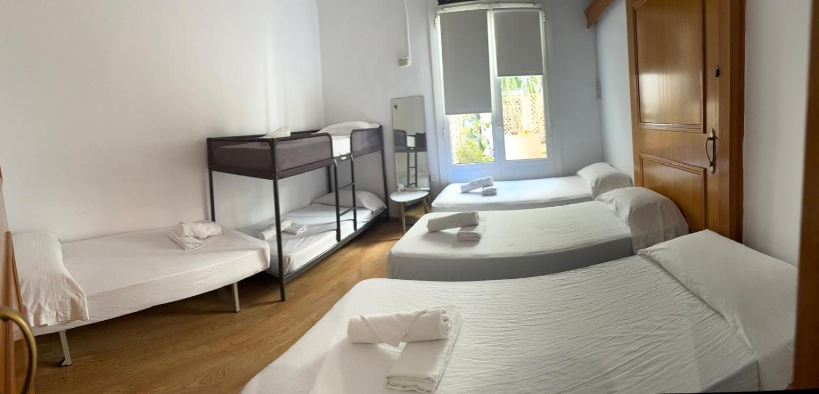 Habitacion Para Grupos Y Familias Hasta 8 Barcelona Ngoại thất bức ảnh